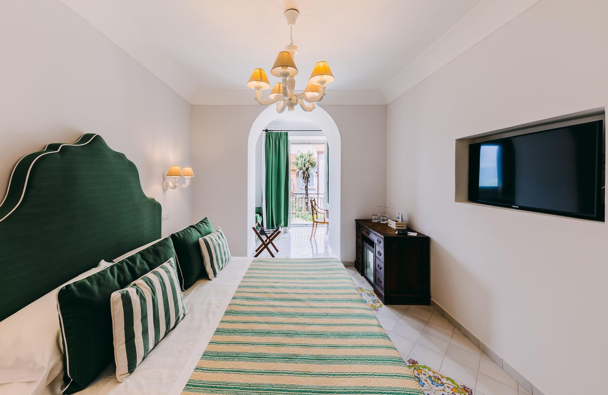 Hotel Villa Maria ราเวลโล ภายนอก รูปภาพ